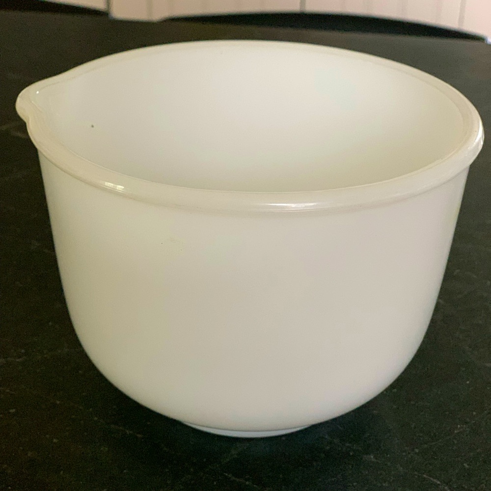 GLASBAKE | Milk Glass Mixing Bowl for Sunbeam